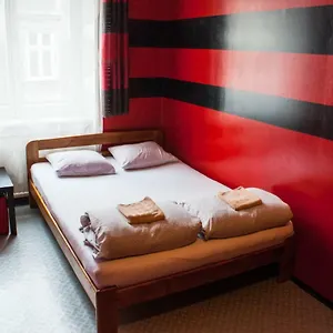 Smocza Jama Hostal